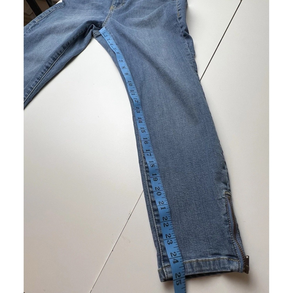 CAbi Zip Ankle Mid Rise Sz 8 Women's Light Wash Cropped Stretch Jeans Stye #232 - Picture 7 of 15